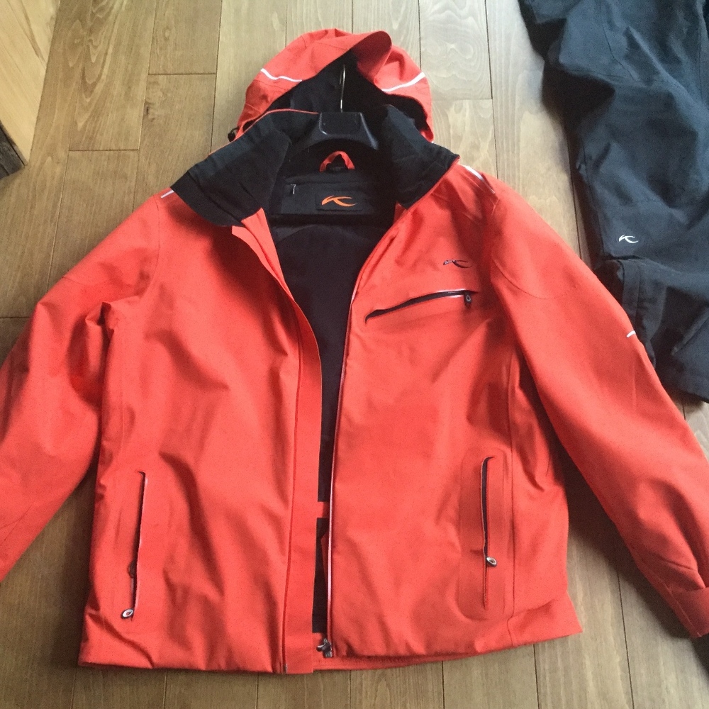 Ski suit